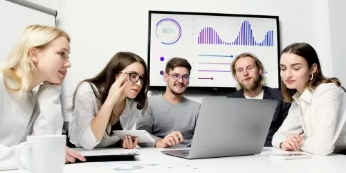 pexels-artempodrez-5716031